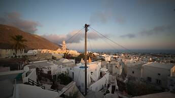 The Commander s Cave