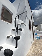 The Commander s House