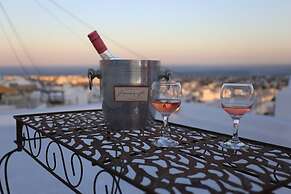 The Commander s House