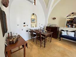 The Commander s House