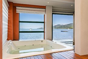 Casa Pé Na Areia com Piscina e Jacuzzi