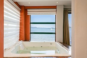 Casa Pé Na Areia com Piscina e Jacuzzi