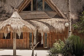 The Beach House Ocam Ocam