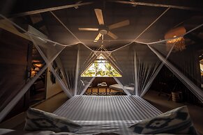 The Beach House Ocam Ocam