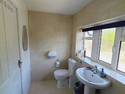 Rusper Retreat - Spacious Home Near Gatwick