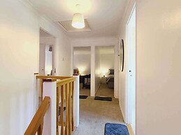 Rusper Retreat - Spacious Home Near Gatwick