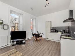 Cosy Apartment - Sleeps 4 & Stunning Views