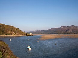 Ty Glan Yr Afon