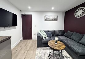 Housesleeps10-5bed- Citystay-parking-tv