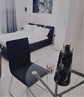 PREMIUM SUITE