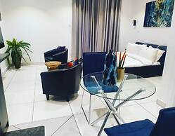 PREMIUM SUITE