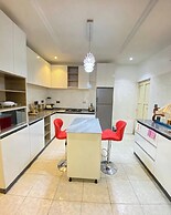 Winnie Host and Homes