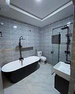 Winnie Host and Homes