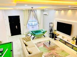 Winnie Host and Homes