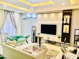 Winnie Host and Homes