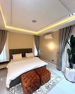 Winnie Host and Homes