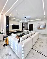 Winnie Host and Homes