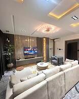 Winnie Host and Homes