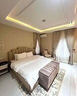 Winnie Host and Homes