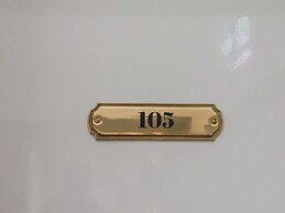 The Salisbury Apartment 105