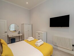 The Salisbury Apartment 105