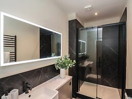 The Salisbury Apartment 105