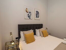 The Salisbury Apartment 105