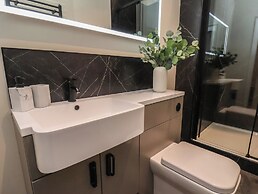 The Salisbury Apartment 105