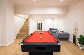 Luxury 5BR Poolhouse & Theater - 2mins to BTS