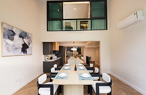 Luxury 5BR Poolhouse & Theater - 2mins to BTS