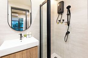 Luxury 5BR Poolhouse & Theater - 2mins to BTS