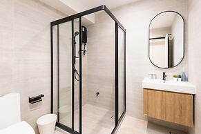 Luxury 5BR Poolhouse & Theater - 2mins to BTS