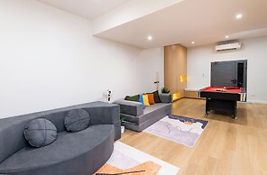 Luxury 5BR Poolhouse & Theater - 2mins to BTS