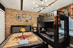 Ideal Location 5 min to Water Park