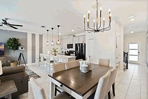 Ideal Location 5 min to Water Park