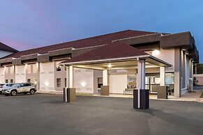 Baymont by Wyndham Batavia - Darien Lake