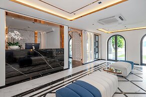 The Cyan at Patong Hotel
