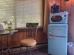 Manitou Lodge