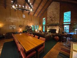 Manitou Lodge