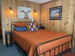 Manitou Lodge