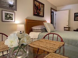 Manitou Lodge