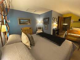 Manitou Lodge