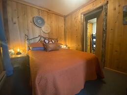 Manitou Lodge