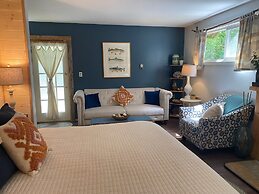 Manitou Lodge