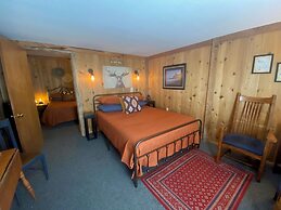 Manitou Lodge