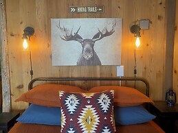 Manitou Lodge