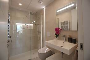 Happy Travel Jade Tower