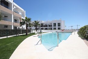 Happy Travel Jasmine Higueron