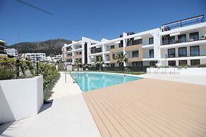 Happy Travel Jasmine Higueron