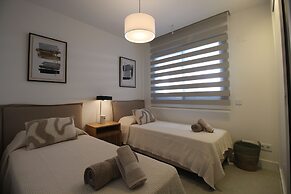 Happy Travel Jasmine Higueron